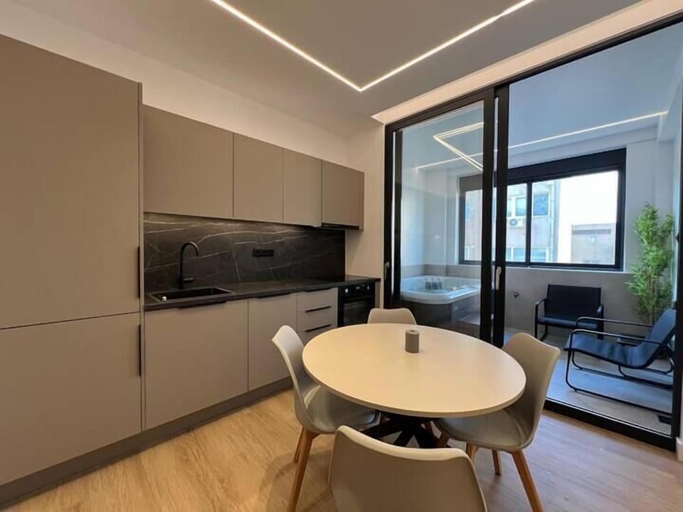 BlueMotion - CentralSuite Hotel in Pireas