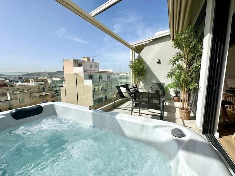 BlueMotion - CentralSuite Hotel in Pireas