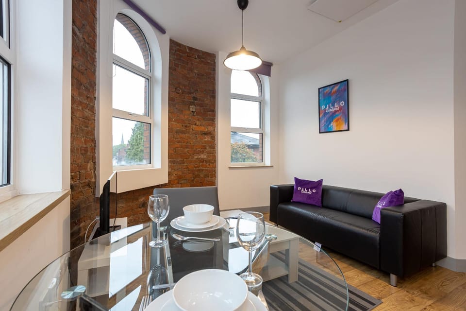 Spacious, Apartment Close to Manchester City Centre By Pillo Rooms Hotel in Salford
