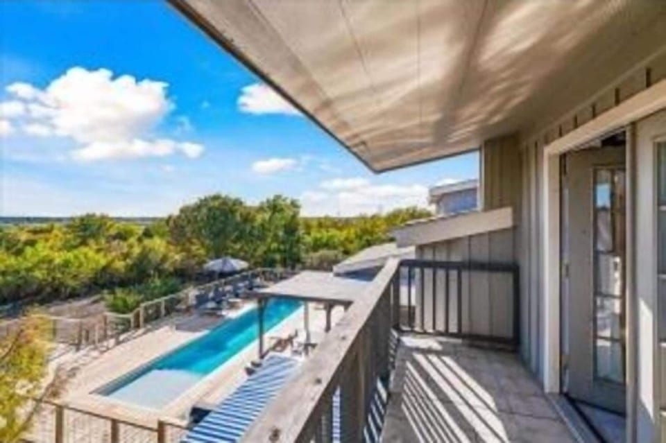 Luxe Farmhouse Hot Tub Pool On 5 Acres Hotel in Austin