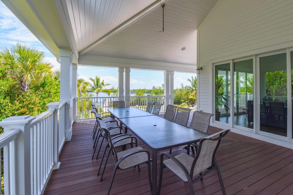Suncoast House by Brightwild Pool Boat Dock Hotel in Stock Island