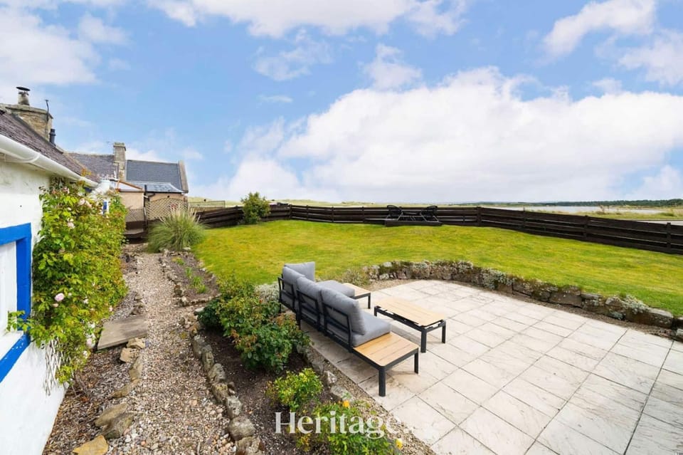 Beach Cottage Pet Child Friendly Stay in Moray Hotel in Lossiemouth