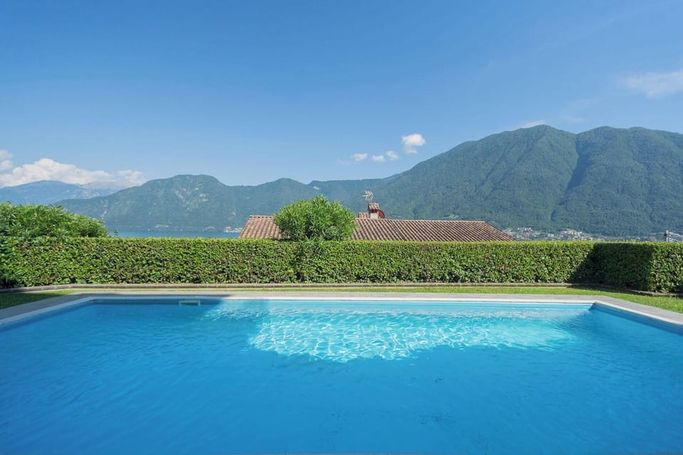 Casa Vela by Rent all Como Hotel in Tremezzina