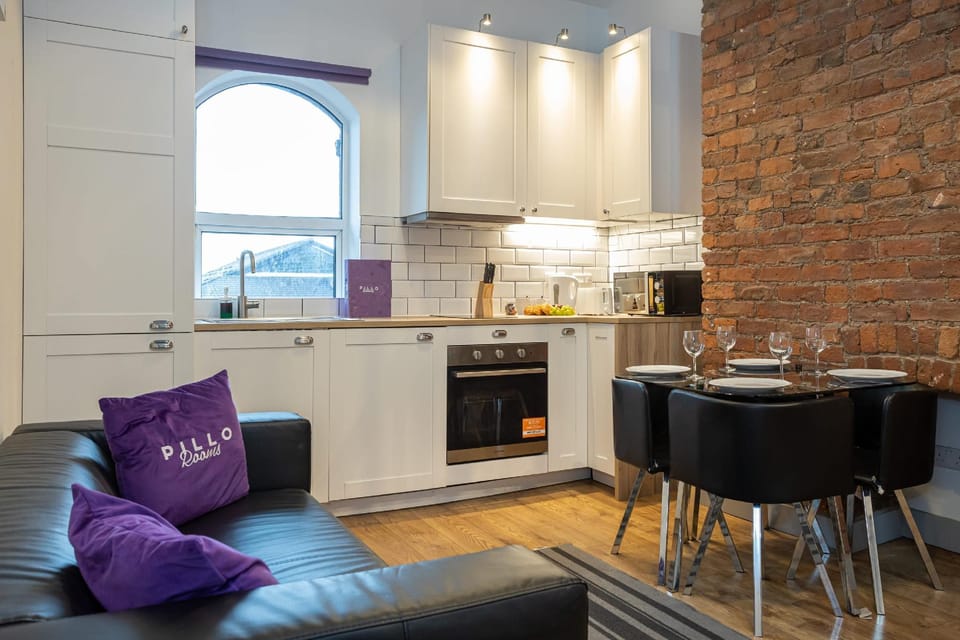 Modern Duplex Close to City Centre Old Trafford Hotel in Salford