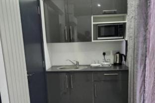 Citycentre/balcony/ Doublebed/ Freep/ Tv/ Wifi Hotel in Nottingham