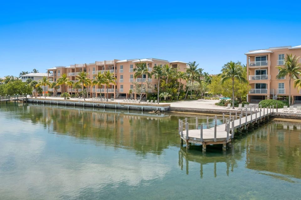 Resort View 2BR Residence Hotel in Stock Island