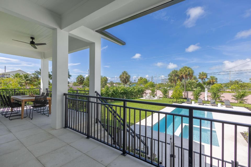 Brand New Catchlight House With Private Pool Hotel in Stock Island