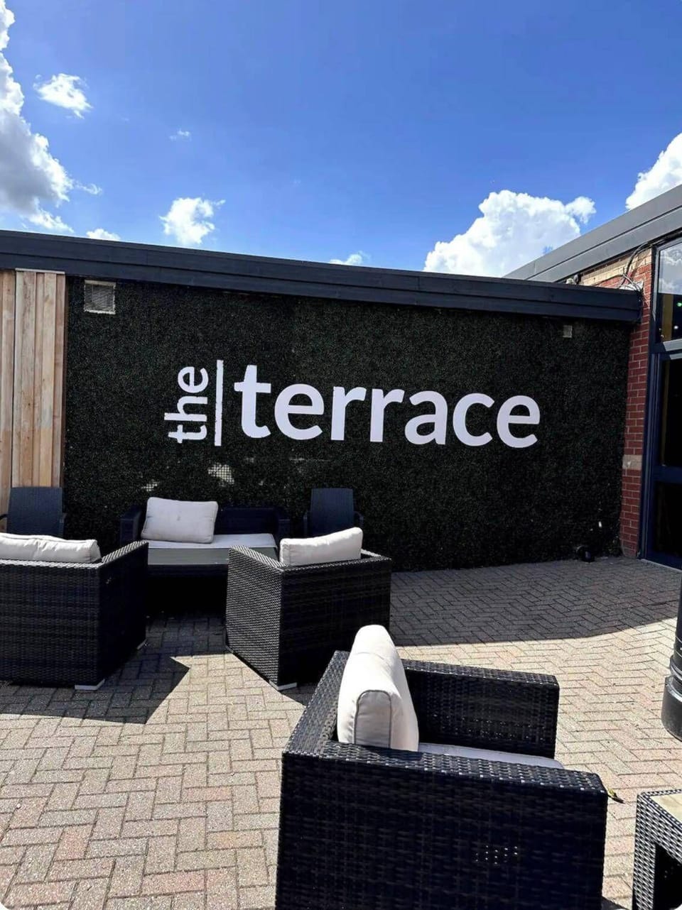 Harwich - Caravan - Sleeps 10 - Garden - Pool Hotel in Tendring District
