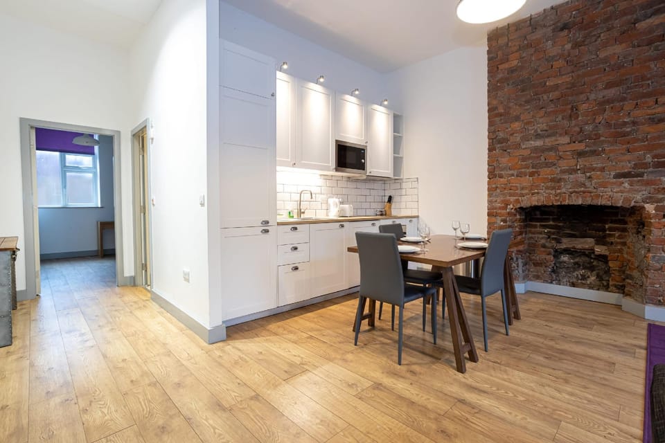 Apartment Close to City Centre and Media City By Pillo Rooms Hotel in Salford