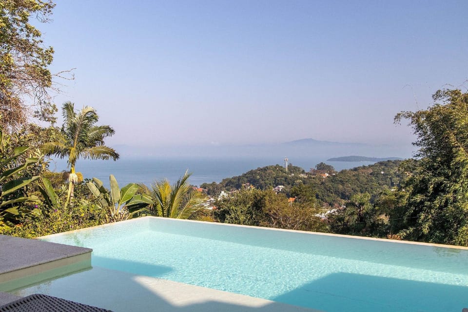 Charmosa Suíte em Sambaqui Hotel in Florianopolis