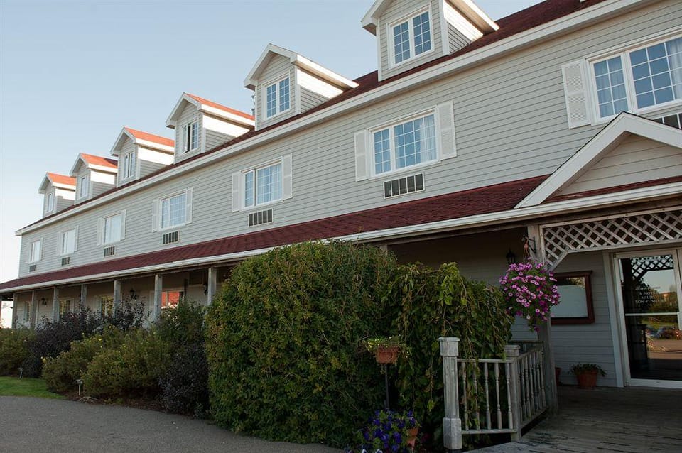 Stanley Bridge Country Resort Hotel in Prince Edward County