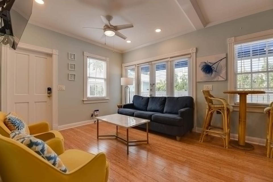 Poolside Suite by Brightwild Pvt Pool Parking Hotel in Key West