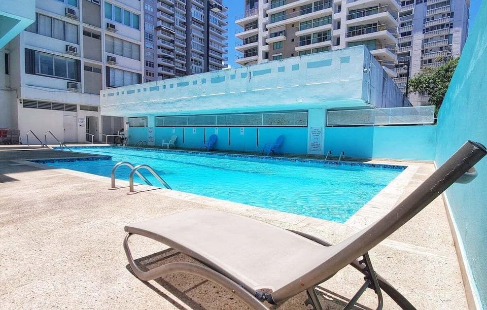 Maria Beach 1BDR Oceanfront Pool Parking Hotel in Carolina