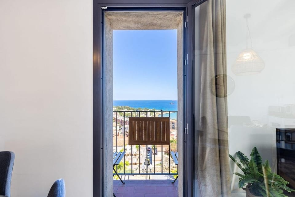 Unik Vacation Citywall Hotel in Tarragona