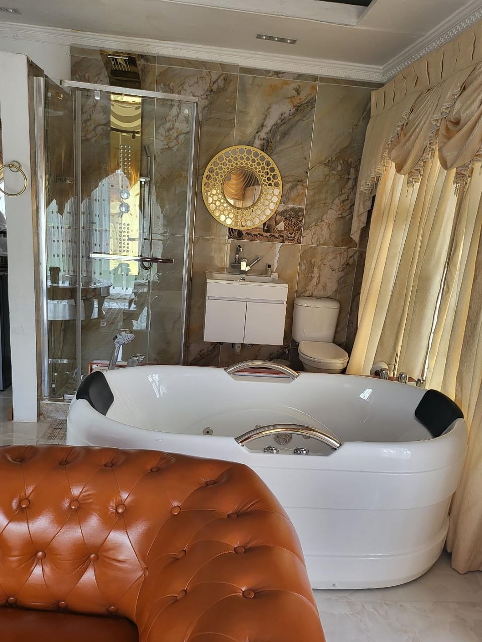 Luxe Ponte Inn Hotel in Eastern Cape