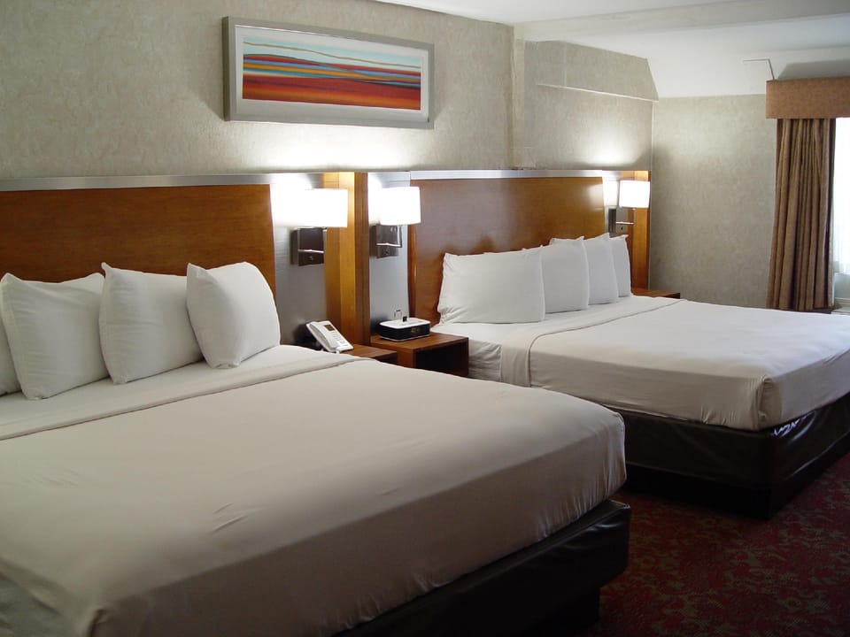 Hiltop Hotel Bed and Breakfast in Bakersfield