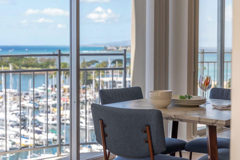 Ocean View 1BR at Ilikai Marina Hotel in Honolulu