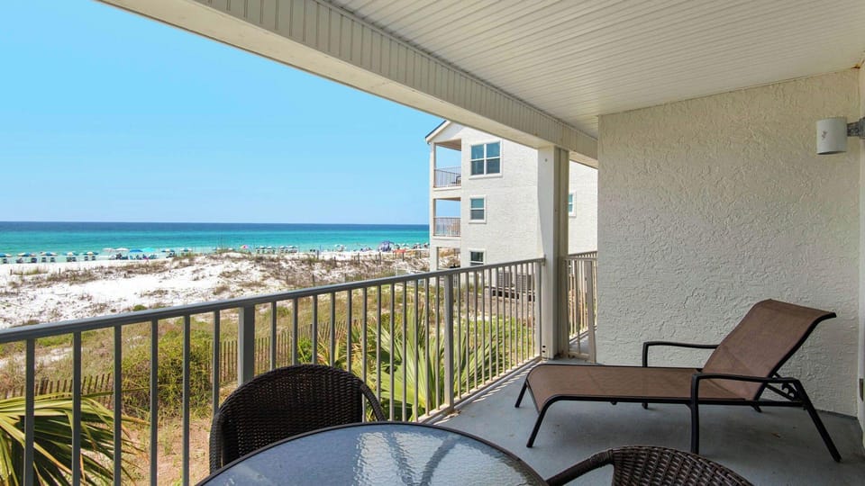 Commodore's Retreat Hotel in South Walton County
