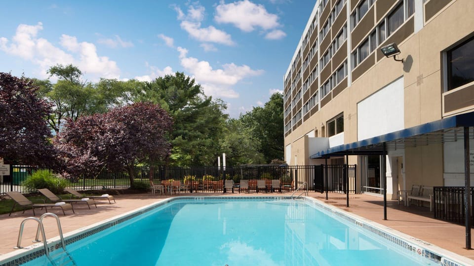 Holiday Inn Clark - Newark By IHG Hotel in Rahway