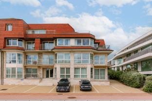 Huswell - Family Apartment with Balcony near Coast Hotel in Koksijde