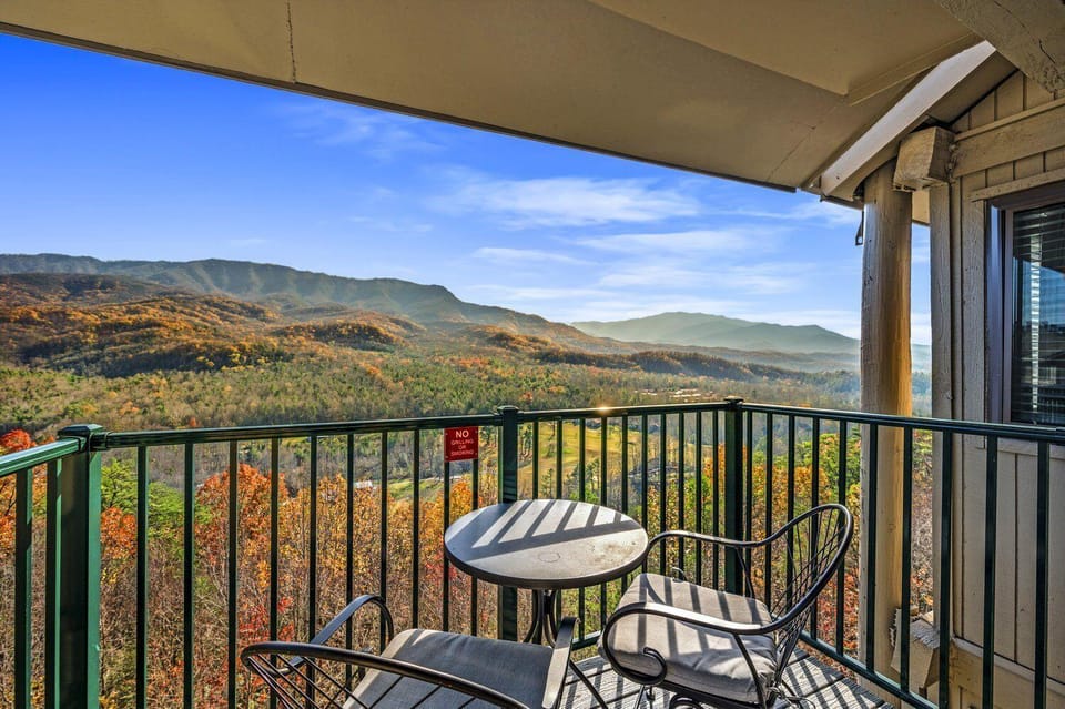 Deer Ridge Mountain Resort by JMR Hotel in Pittman Center