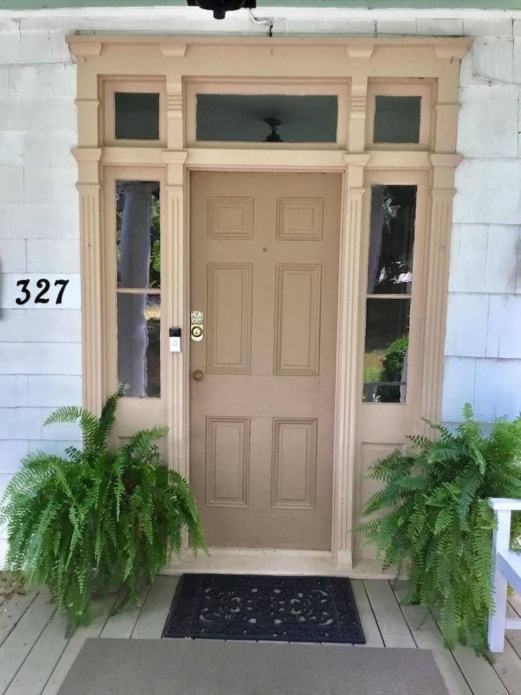 Governor's Bed and Breakfast Hotel in Milton