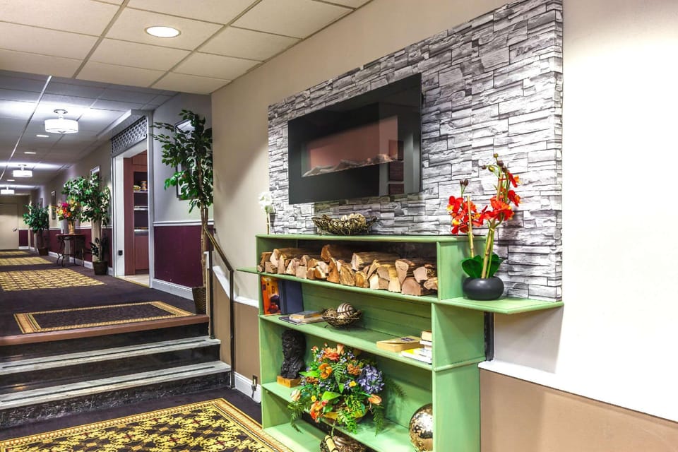 Ramada by Wyndham Jersey City Hotel in Jersey City