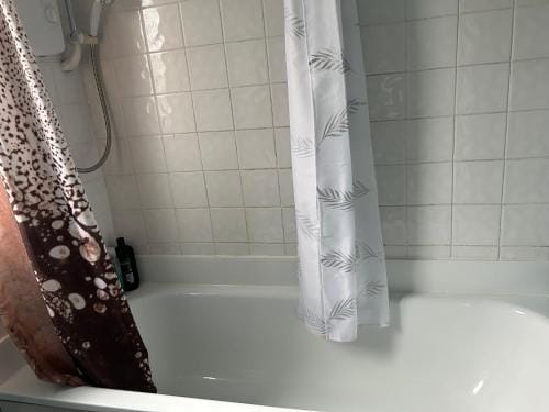 Spacious room close to tram Hotel in Edinburgh