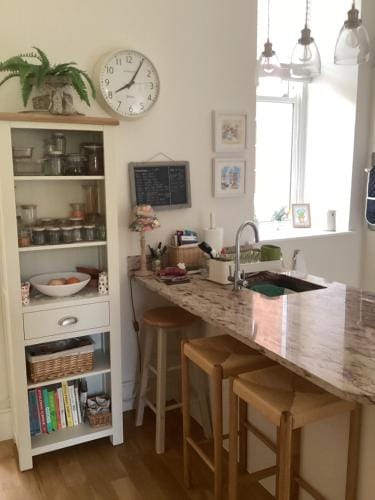 Lovely Bed and Breakfast in Chichester nr Festival Theatre City Centre and Goodwood Top Floor Spacio Hotel in Chichester