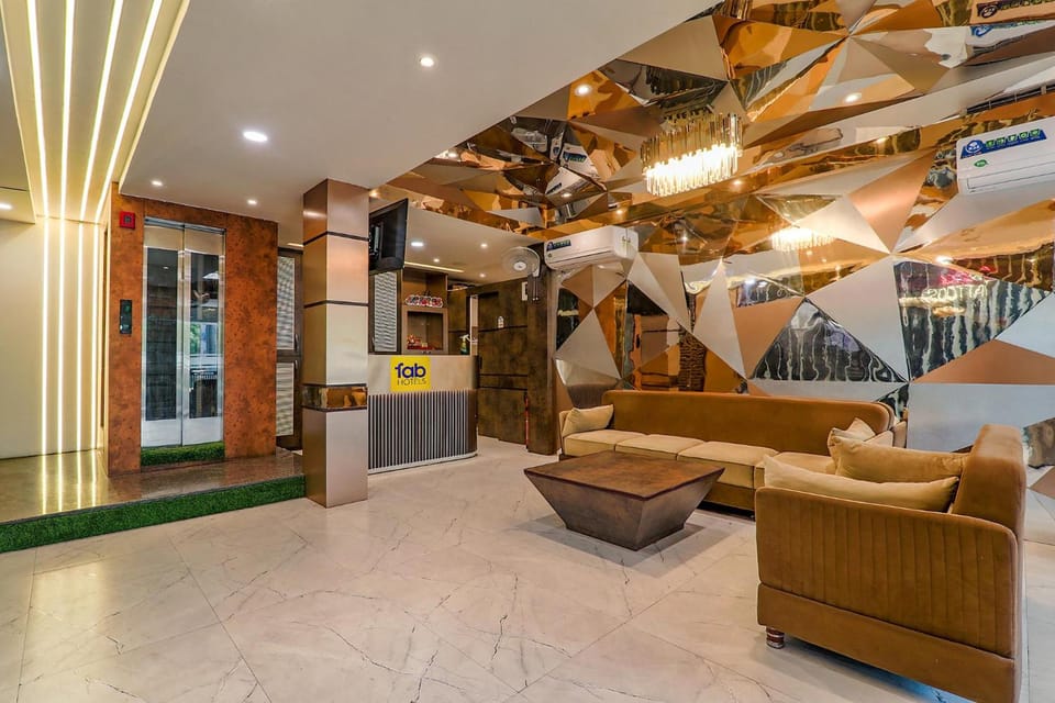 FabHotel Geetraj Palace Hotel in Lucknow