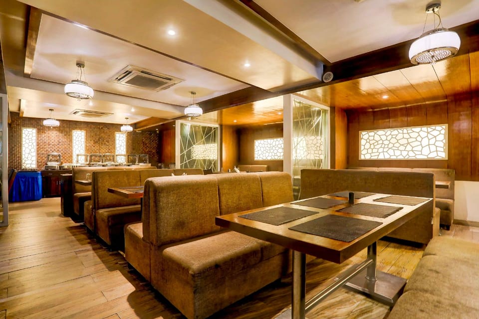 Townhouse Oak Ahmedabad Junction Hotel in Ahmedabad