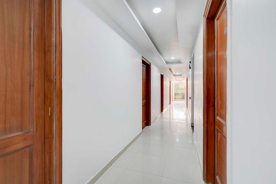 Collection O Noida Sector 142 Metro Station Hotel in Noida