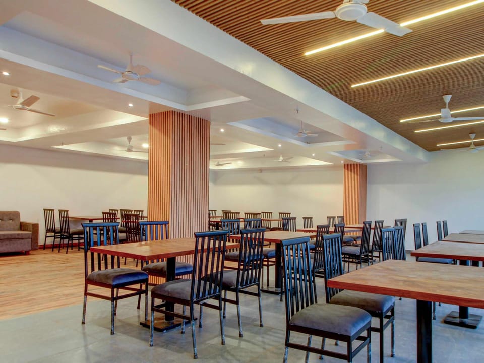 Townhouse Oak Madgaon Railway Junction Hotel in Goa, India