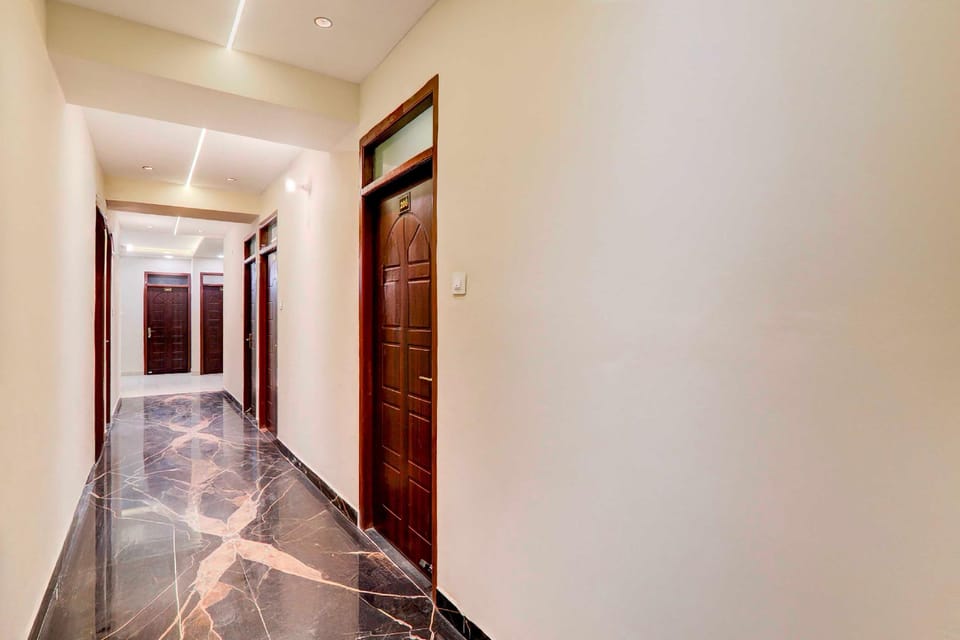 Townhouse Rawatpur Metro Station Hotel in Uttar Pradesh