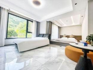Juyan Homestay Hotel in Hangzhou
