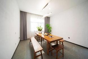 Anji Xixia Wild Luxury B&B(Yucun Liangshan Scenic Area Branch) Hotel in Hangzhou