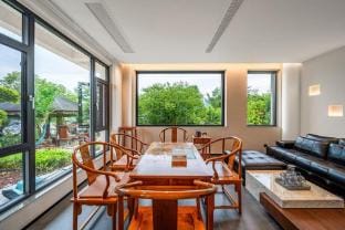 Mortal Habitat Private Hot Spring Garden Parent-Child Vacation Homestay Hotel in Hangzhou