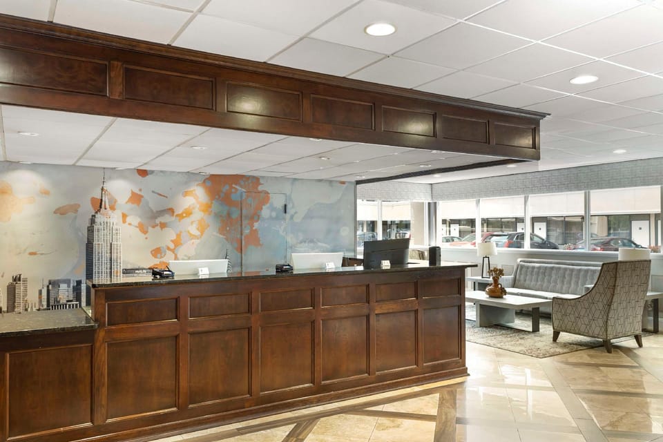 Best Western Mill River Manor Hotel in Rockville Centre