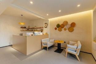 Tunxi Old Street in Mount Huangshan · Up Street Designer Homestay Hotel in Zhejiang