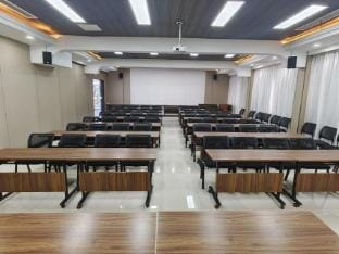 Floral Hotel ·Xunxi Garden Hotel(Nanxun Ancient Town Branch) Hotel in Suzhou