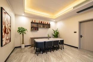 YUHAN Mountain Wild Starry Sky Swimming Pool Resort Villa (Tianmu Mountain Drifting Store) Hotel in Hangzhou