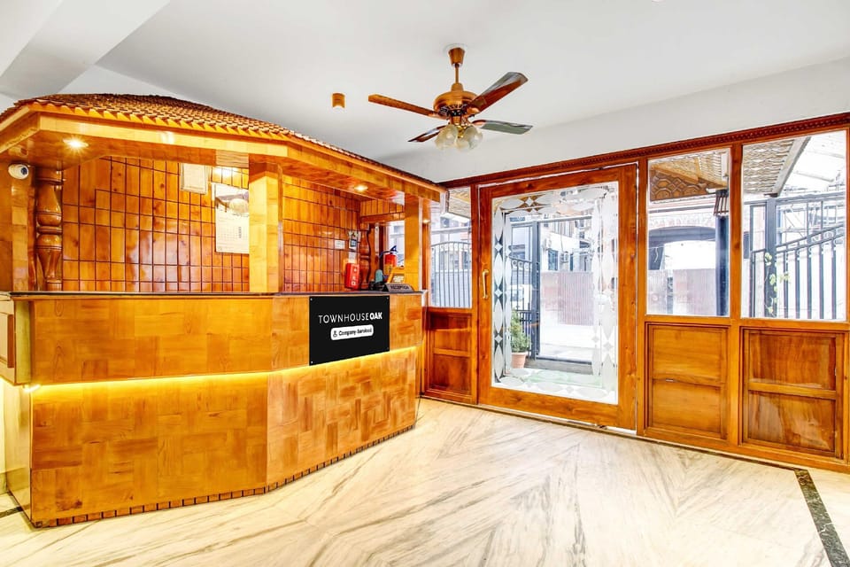 Townhouse Oak Rajbagh Hotel in India