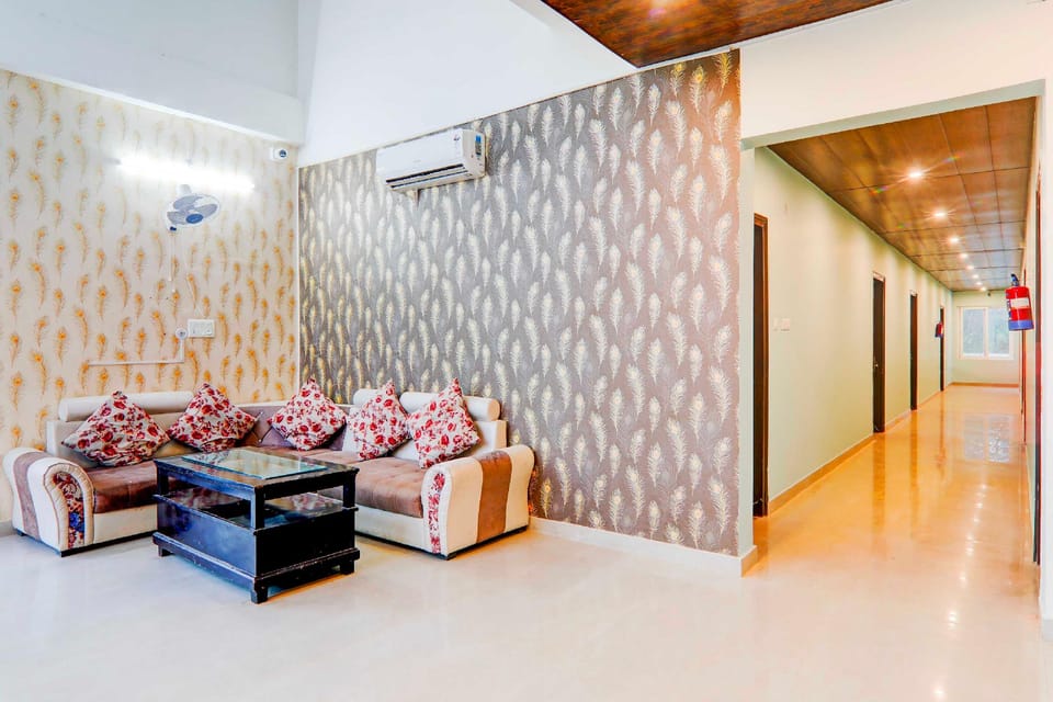 Collection O Malhaur Railway Station Hotel in Lucknow