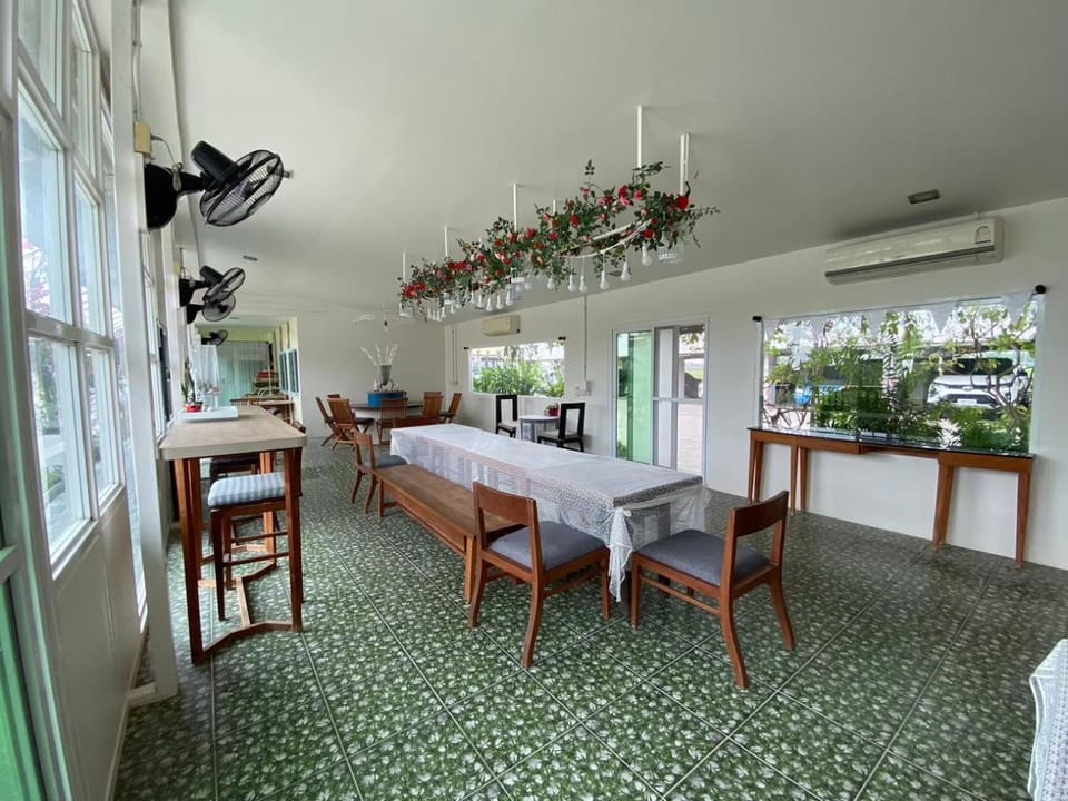 AA Resort Hotel Nonthaburi Hotel in Laos