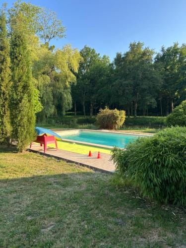 Domaine de l'Atree - Tente Maasai Poyaudine Hotel in Centre-Val de Loire