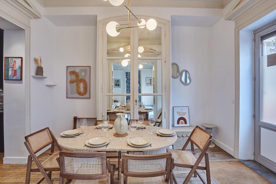 Apartment St Germain des pres by Studio Prestige Resort in Paris