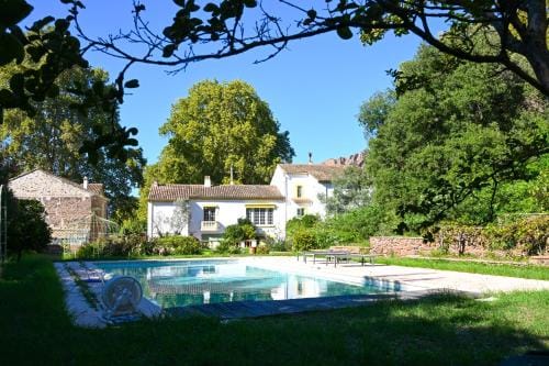 Domaine Du Castellas Hotel in Saint-Raphael