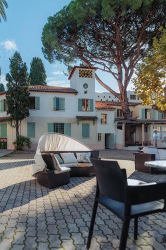 Campus Santa Maria Hostel in Cannes