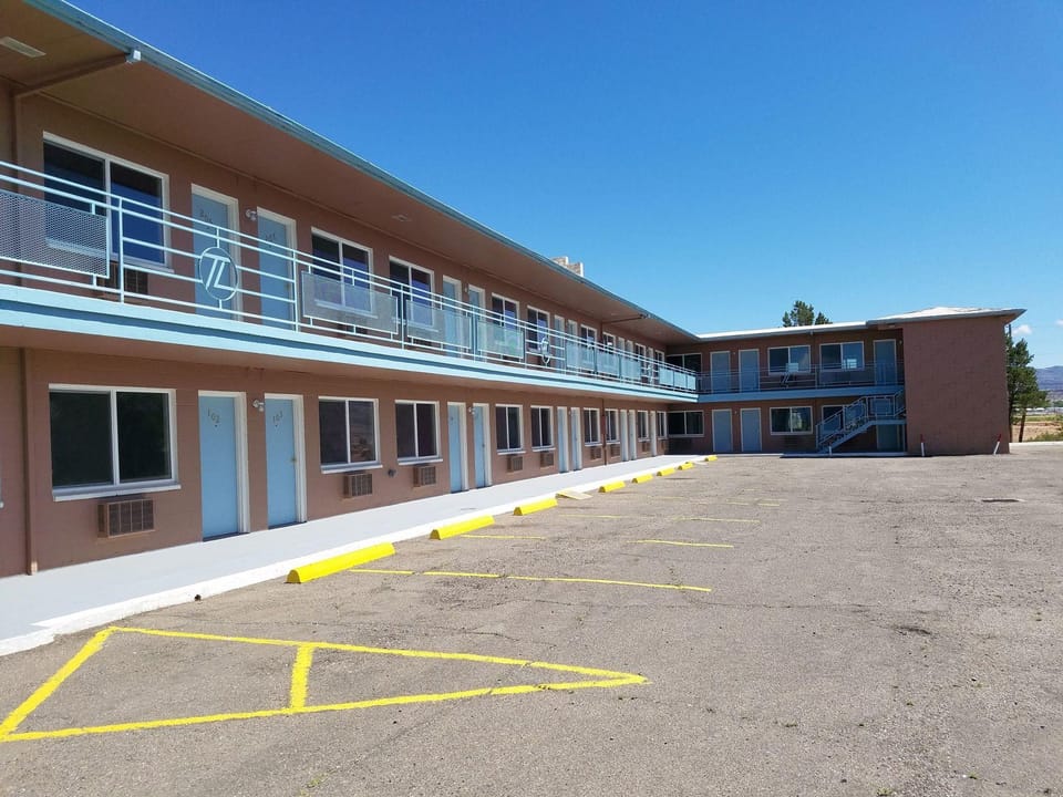 Leisure Lodge Motel Hotel in New Mexico