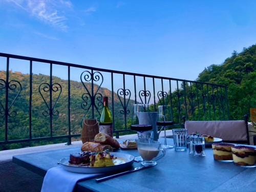 L'Insolite PALLAS Hotel in Provence-Alpes-Côte d'Azur
